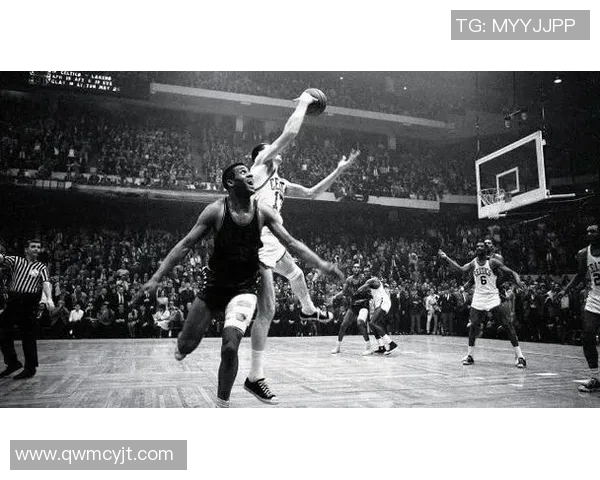 篮球明星神偷的传奇人生与篮球场上的精彩瞬间交织的故事